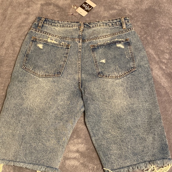 Pitaya Signature Distressed Jean Walking Shorts Large - Picture 3 of 7